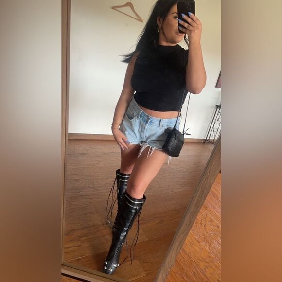 Mock neck black crop - Picture 3 of 8